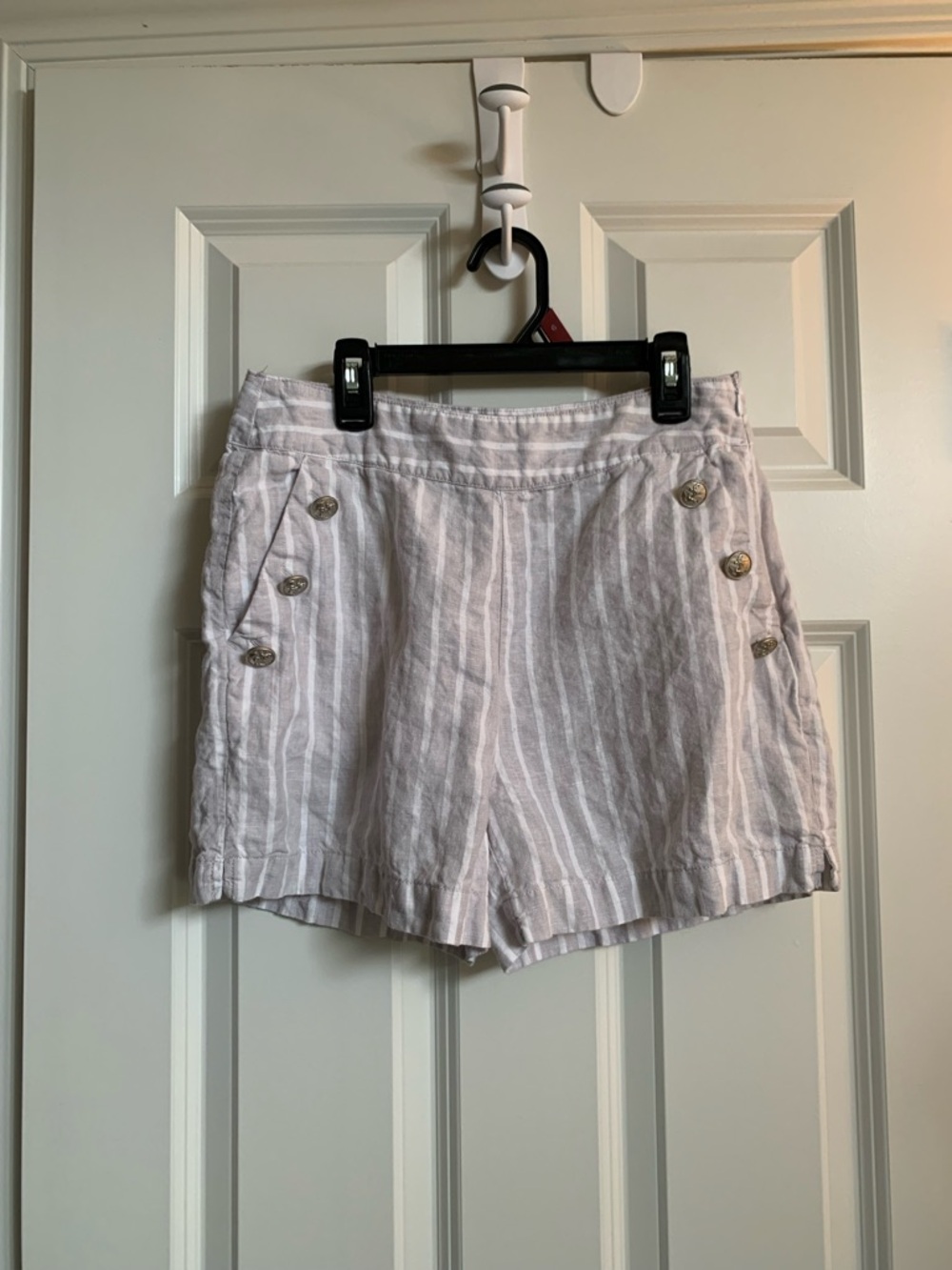 Striped Linen Women's Shorts - Light Gray